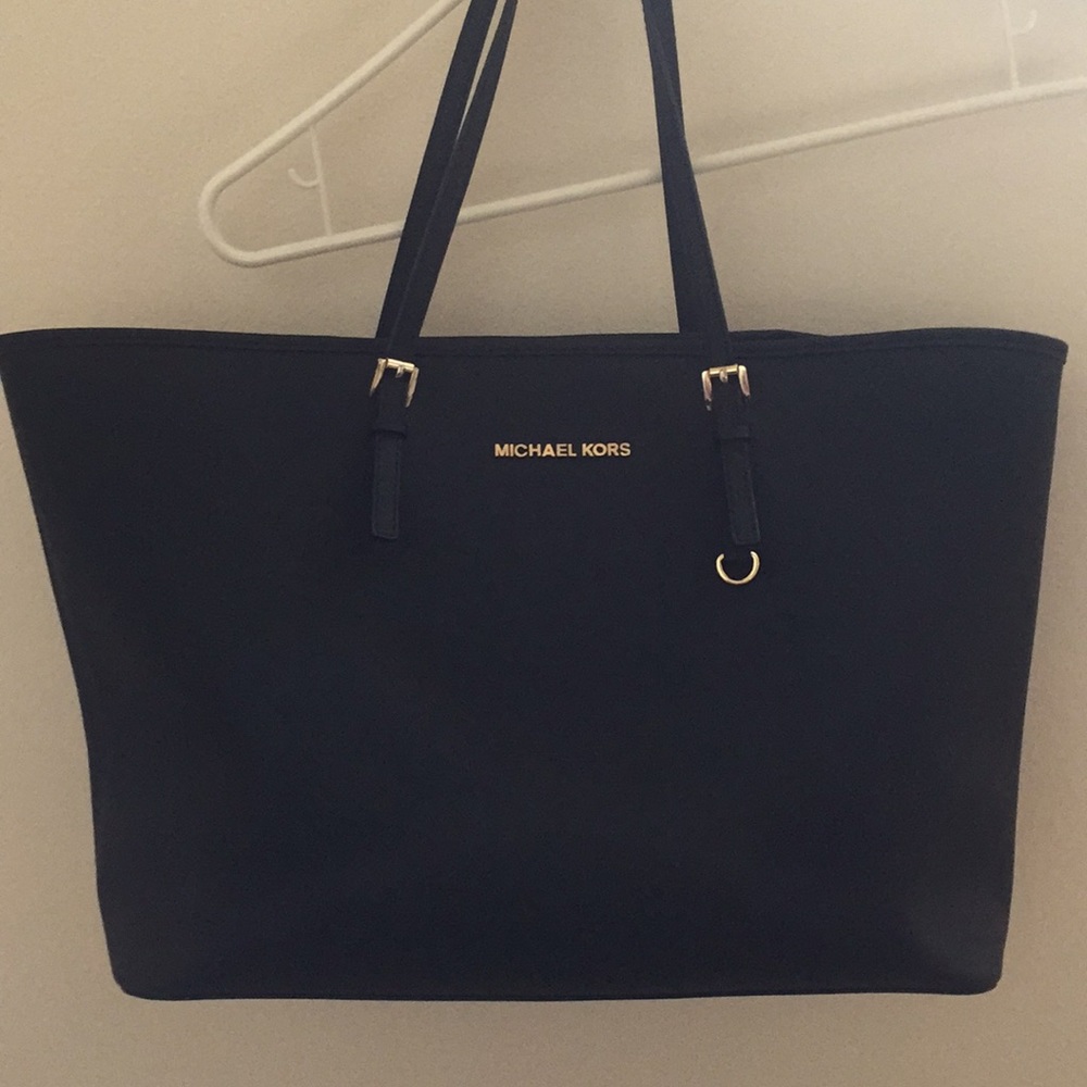 Michael Kors Jet Set bag